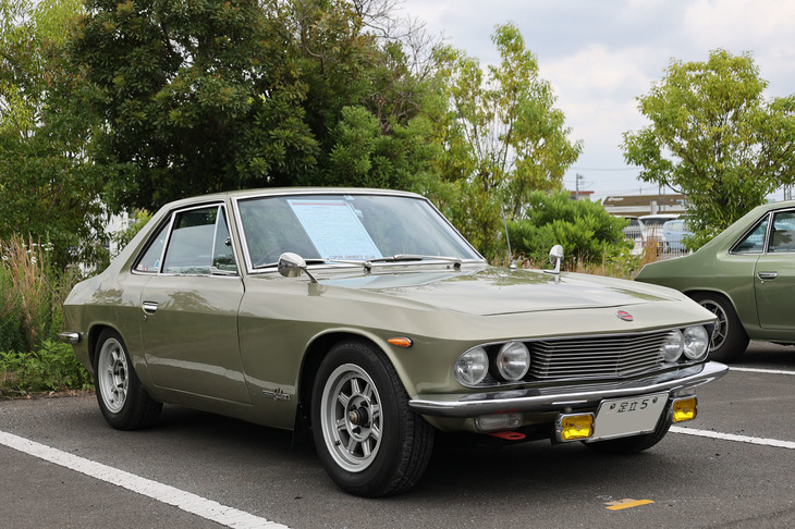 1967年「日産シルビア」（CSP311）。「ダットサン・フェアレディ1600」（SP311）のシャシーにハンドメイドされた優美なボディーを載せた初代シルビア。1965年の発売当時、120万円という価格は5ナンバーフルサイズの高級車「セドリック カスタム」より高価だった。