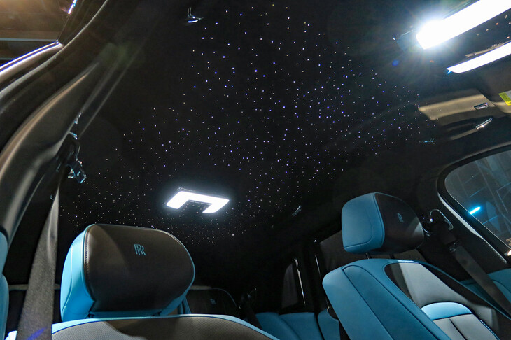 ロールス・ロイス・ブラックバッジ・ゴースト（シューティングスター・スターライト・ヘッドライナー）