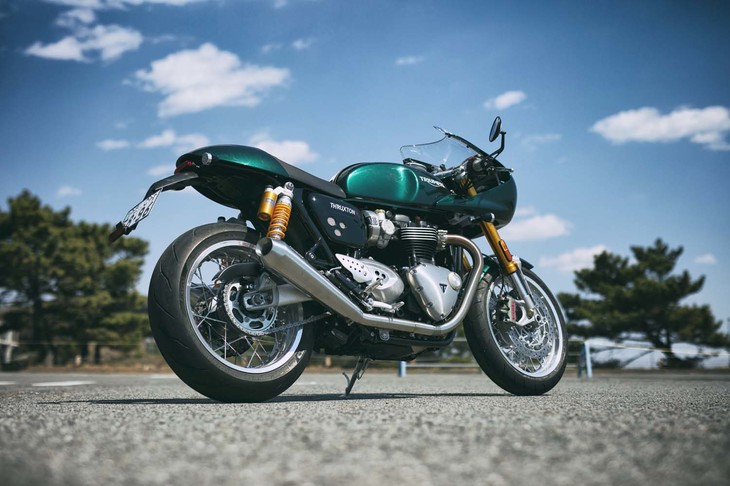 トライアンフ・スラクストンR