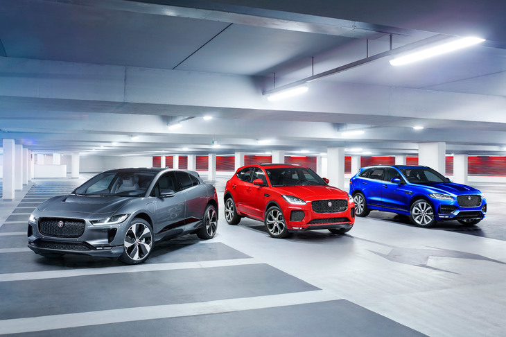 明照寺：「『Iペース』って、ジャンル不明なカタチしてますよね」
	ほった：「ジャガー的にはSUVのくくりみたいですけどね。車名も『○ペース』だし、最大渡河深度500mmなんてうたってるし」
	永福：渡河深度って、ハラに90kWhのバッテリーを抱えたクルマで川渡りたいと思う人、いるのかな？
	ほった：……。