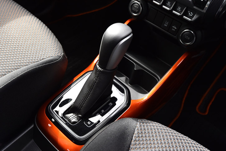 トランスミッションには全車CVTを採用。5段MTや、シングルクラッチ式ATの5段AGSなどは用意されていない。