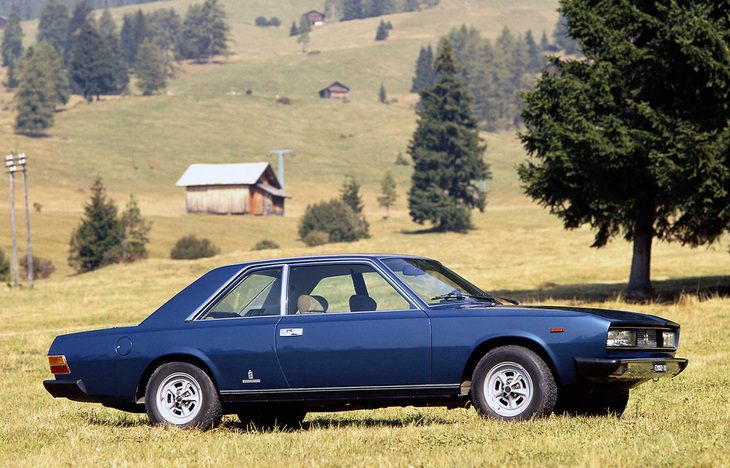 1971年に加えられた「130クーペ」。サルーンとは打って変わって、ピニンファリーナによるスタイリッシュなボディーをまとっていた。