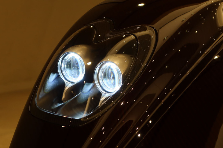 パガーニ・ウトピア ロードスター（ヘッドランプ）