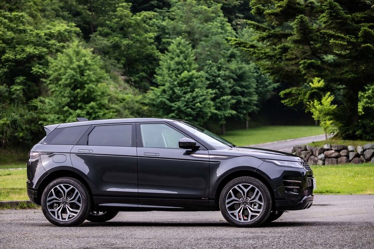 2代目「レンジローバー イヴォーク」のボディーサイズは全長×全幅×全高＝4380×1905×1650mm、ホイールベース＝2680mm。