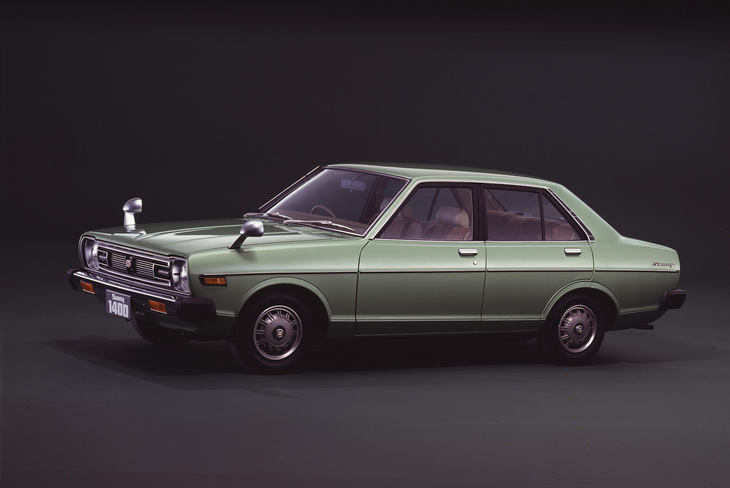 同じく1977年に登場した4代目「サニー」（B310）の4ドアセダン。こちらも2代目B110型からの正常進化といえる姿である。