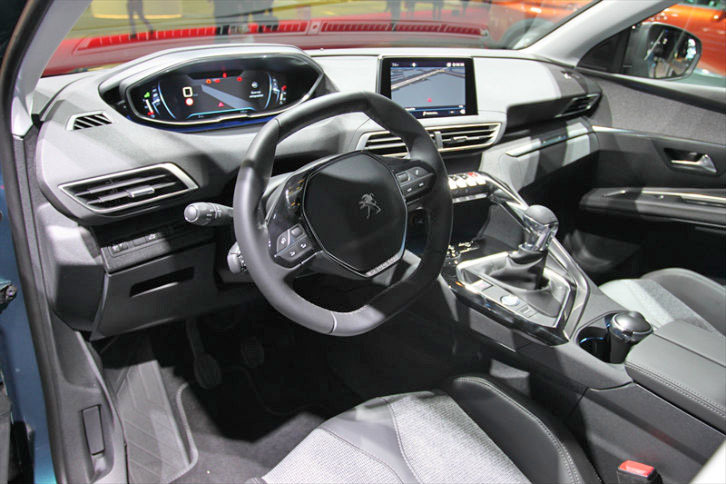 プジョー5008（インテリア）