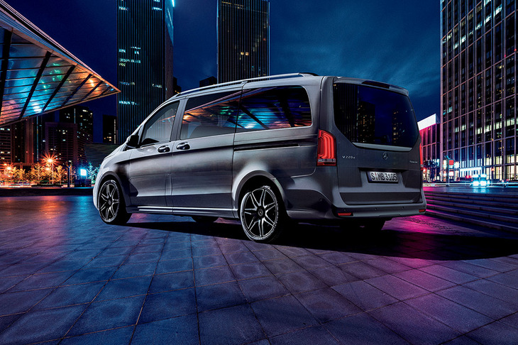 メルセデス・ベンツV220dエクスクルーシブ ロング プラチナスイート