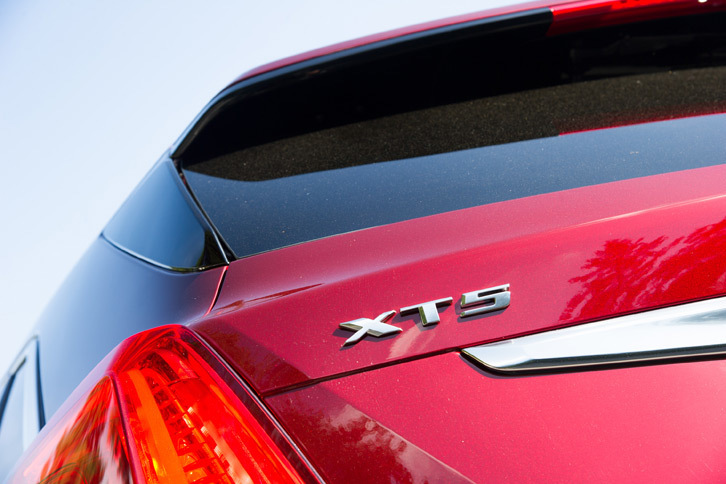 ボディーカラーは全6色。テスト車には有償色の「レッドパッションティントコート」が採用されていた。