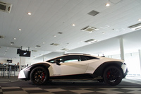 ボディーサイズは全長×全幅×全高＝4525×1956×1248mm。全高は「ウラカンEVO」よりも83mm高い。