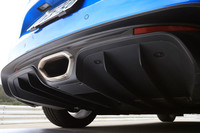 ウイング形状のエアロパーツを持たない「アルピーヌA110」。リアディフューザー（写真）とフラット化したフロアが、250km/h走行時に275kgのダウンフォースを発生させる。