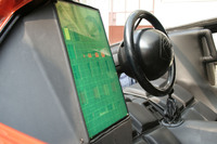 このような大型ディスプレイが提案されていた。テスラ各車のダッシュボードよりも数十倍未来感がある。