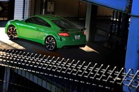 アウディのスポーツクーペ「TT」シリーズの中でも最強の動力性能が与えられた「TT RSクーペ」。2020年10月には仕様変更を受けた最新モデルが導入されている。