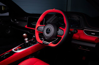 「ロータス・エミーラ」にジム・クラークの偉業をたたえる限定モデルが登場の画像