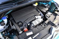 「C3」のパワーユニットは1.2リッター直3ターボエンジンのみ。マイナーチェンジで燃費が15％向上した。