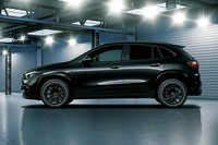 ブラックでドレスアップした限定車「メルセデスAMG GLA35 4MATICブラックマスターピース」発売の画像