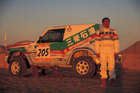 日本人として初めてダカールラリー優勝を果たした篠塚建次郎。