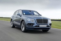 近年、スーパースポーツに限らず、ハイパワーモデルの試乗会はクローズドコースで行われるケースが増えている。写真はベントレーのSUV「ベンテイガ スポーツ」（最高出力635PS）のもの。
