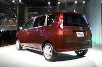 トヨタ／ダイハツ、7人乗りのコンパクトミニバンを同時に発売の画像