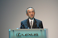 「レクサスのテーマである“高級の本質の追究”は、今だ道なかば。日本での展開を機に、ブランドの再構築もするつもりだ」と語る、トヨタ自動車の渡辺捷昭新社長。