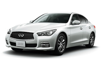 「日産スカイライン350GTハイブリッド」