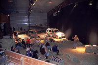 試乗会のブリーフィング会場は、「ジープ」がもつイメージを盛り上げる演出がなされた。