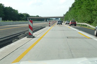 3車線工事でツブしても、路肩を使って2車線走らせるドイツ・アウトバーン。というかよく見ると実は反対車線も使っているので合計3車線ある!!