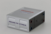 新開発の燃料電池スタック。
    