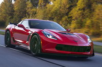 「シボレー・コルベット」の高性能グレードである「Z06」。659psの最高出力を発生する、過給器付き6.2リッターV8エンジンが搭載される。
    