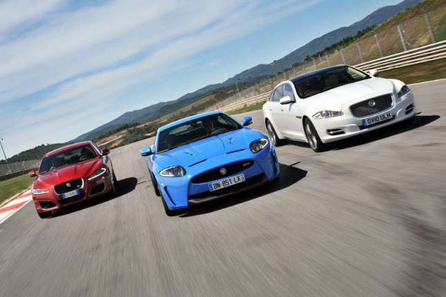 東京モーターショーに出展予定のハイパフォーマンス・ジャガー3台。写真左から「XFR」「XKR-S」そして「XJ スーパースポーツ」。（写真はすべて欧州仕様車）