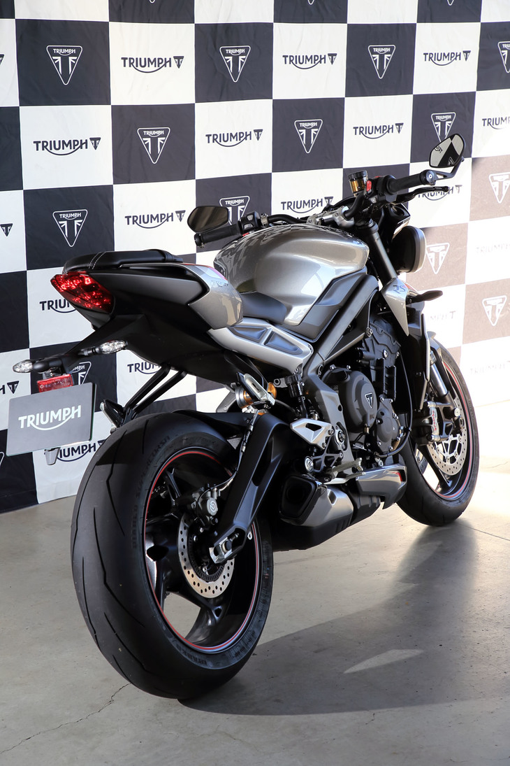 2019年10月7日に日本導入が発表された新型「ストリートトリプルRS」。販売開始は11月中旬とアナウンスされている。