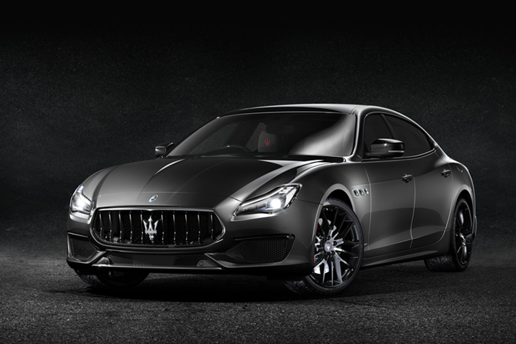 「マセラティ・クアトロポルテGTS ネリッシモ カーボン エディション」