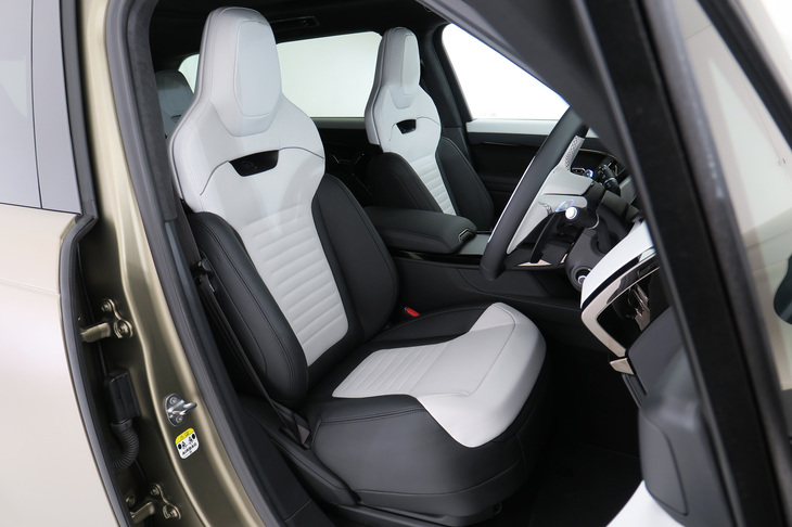 レンジローバー・スポーツSVエディションワン（フロントシート）