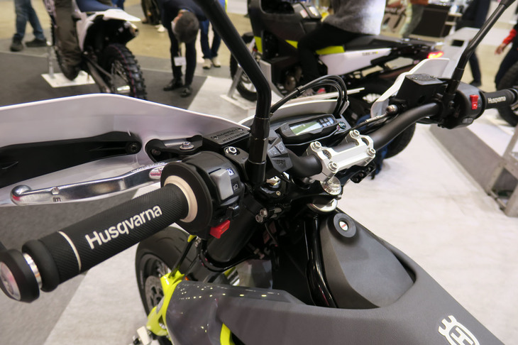 ハスクバーナ701スーパーモト