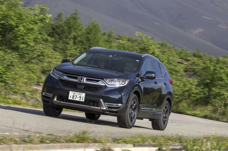 WLTCモードの燃費値は「CR-V」が20.2km/リッターで、「RAV4」が20.6km/リッター。360kmあまりを走った今回のテストの満タン法の燃費値はCR-Vが13.8km/リッターで。RAV4が16.3km/リッターだった。