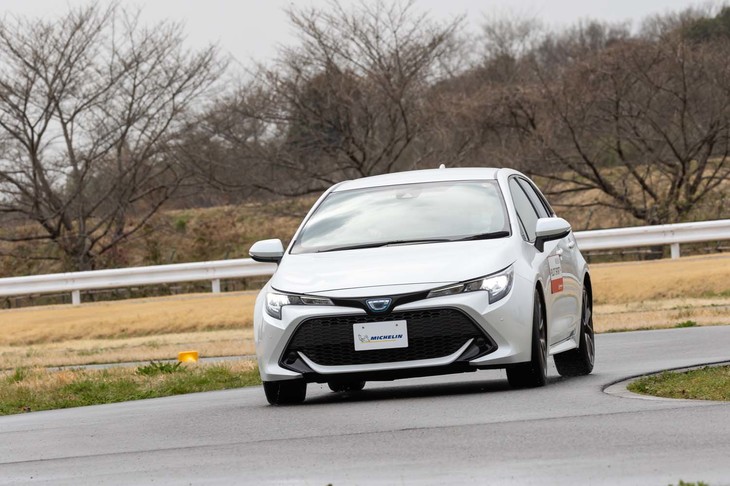 「トヨタ・カローラ スポーツ」に225/40R18サイズの「パイロットスポーツ5」を装着して性能を試す。