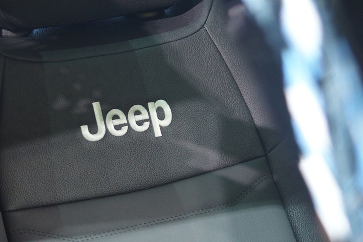 ジープ・アベンジャー ローンチエディション（フロントシート）