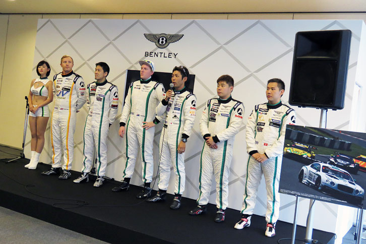 ベントレーのホスピタリティールームにて、決勝レースへの意気込みを語るドライバー。GTアジアシリーズではドライバー交代が義務付けられており、1台の車両を2人のドライバーが運転する。