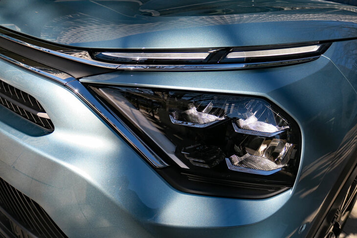 シトロエンE-C4エレクトリック（ヘッドランプ）