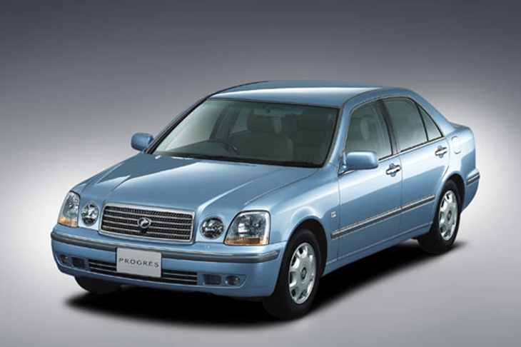 かつて父が「ソアラ」から乗り換えた「プログレ」。購入時によかれと思って、当時最新であった純正ナビと「レーダークルーズコントロール」の装着を勧めたのだが……。