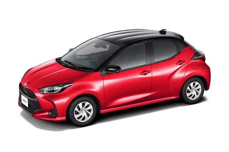 「アクア」と主要コンポーネンツを共用する「ヤリス」。トヨタは同じBセグメントに2つのコンパクトカーをラインナップしているのだ。価格は199万8000円から252万2000円（ハイブリッド車のみ）。