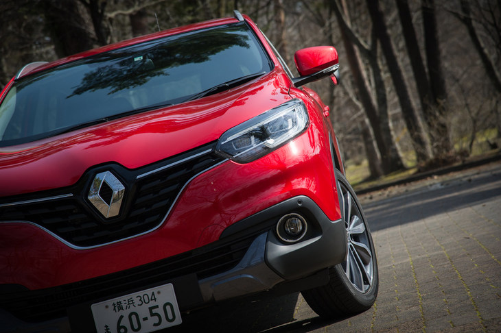 デザインを担当したのはルノーのデザイン担当副社長であるローレンス・ヴァン・デン・アッカー氏。ルノー・ジャポンのスタッフいわく、「スケッチを忠実に再現してくれたことを誇りに思う」とのこと。