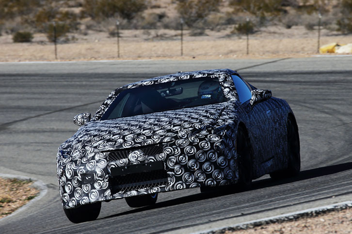 世界でわずか3つのメディアだけに許された、アメリカでの「レクサスLC500プロトタイプ」のテストドライブ。チーフエンジニアにも話を伺っている。（写真＝北畠主税）