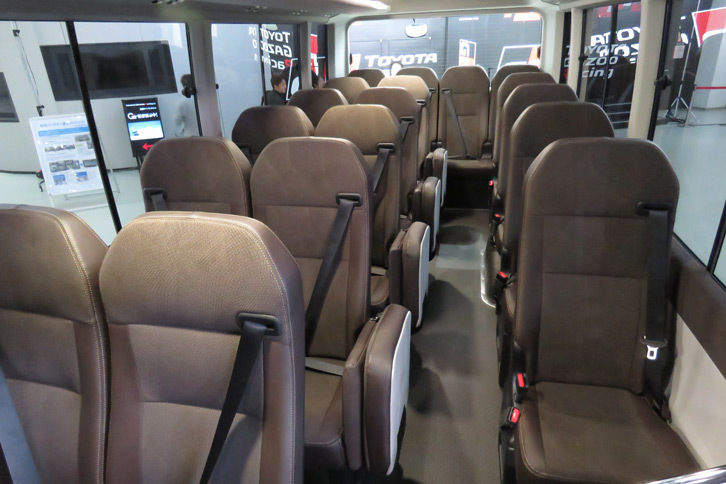 60mm高くなった室内高をはじめ、車内空間は従来モデルから大幅にゆとりを増した。