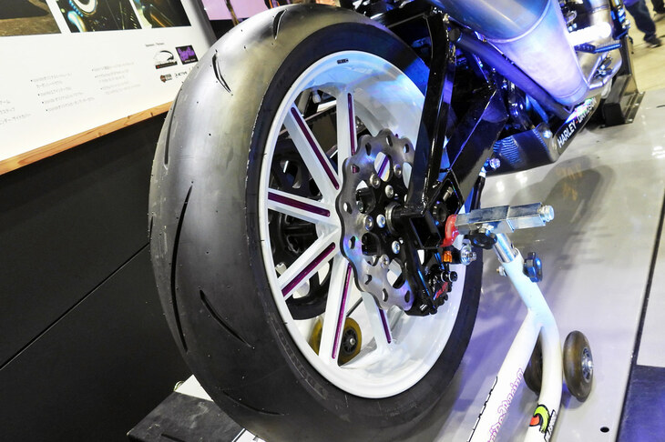 JOYRIDE SPEED SHOPの手になる「ハーレーダビッドソン・ローライダーST」。