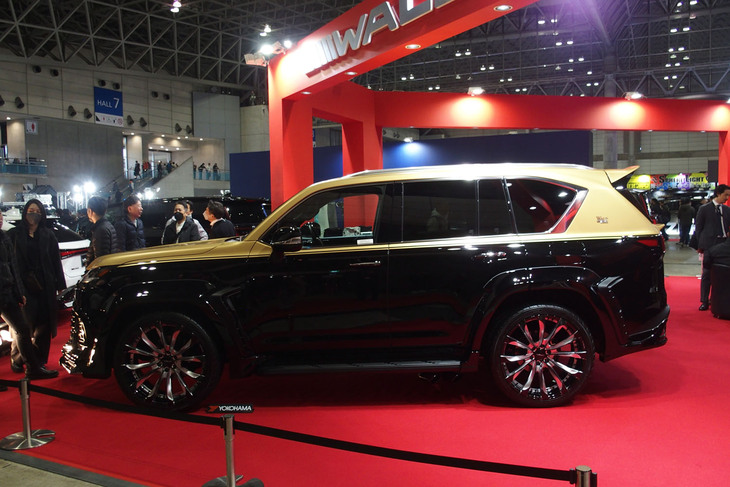 レクサスLX600（WALD）