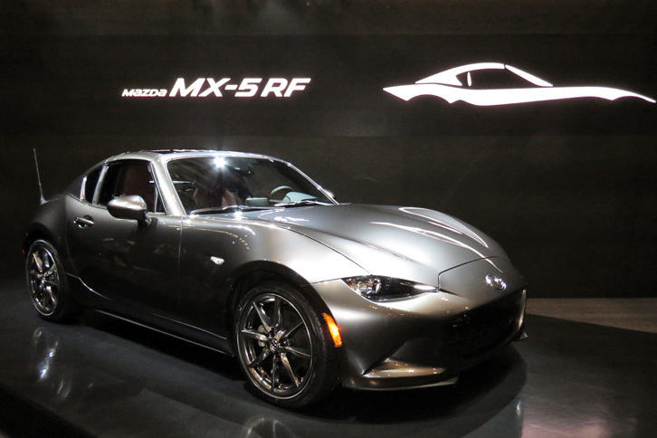 「マツダMX-5 RF」