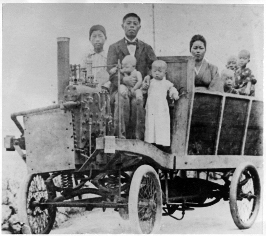 山羽虎夫の製作した蒸気自動車。日本人が造った初めての自動車とされている。