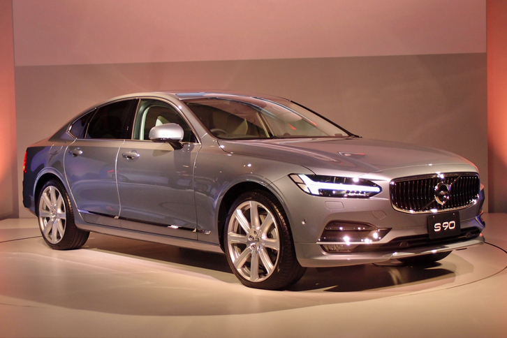 「ボルボS90 T6 AWD インスクリプション」