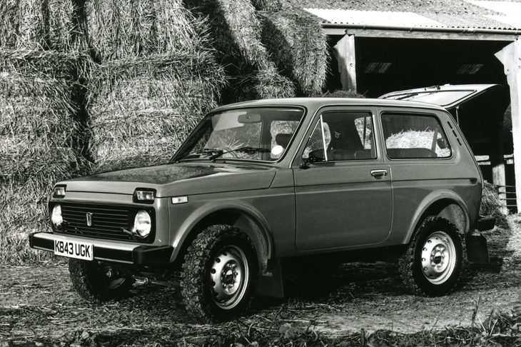 アフトワズが1977年に発売した「ラーダ・ニーヴァ」。「フィアット124」をベースに専用のドライブトレインを採用した本格オフロードカーだった。（写真＝Newspress）