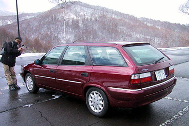 かつて7年半を伴（とも）にした「シトロエン・エグザンティア ブレーク」。過去所有した50台以上のクルマのなかで、最も長く乗ったのがこれだ。